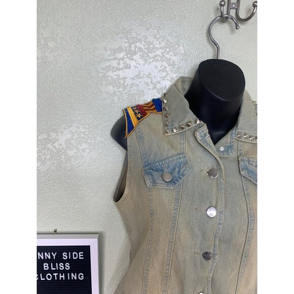 36point5 Distressed Light Denim Vest with Stud Accents On Collar Size Medium - Picture 2 of 11